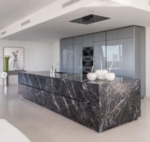 Lee más sobre el artículo Inspiración para el uso de piedra natural en interiores